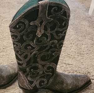 Black Corral snip toe boots, size 7